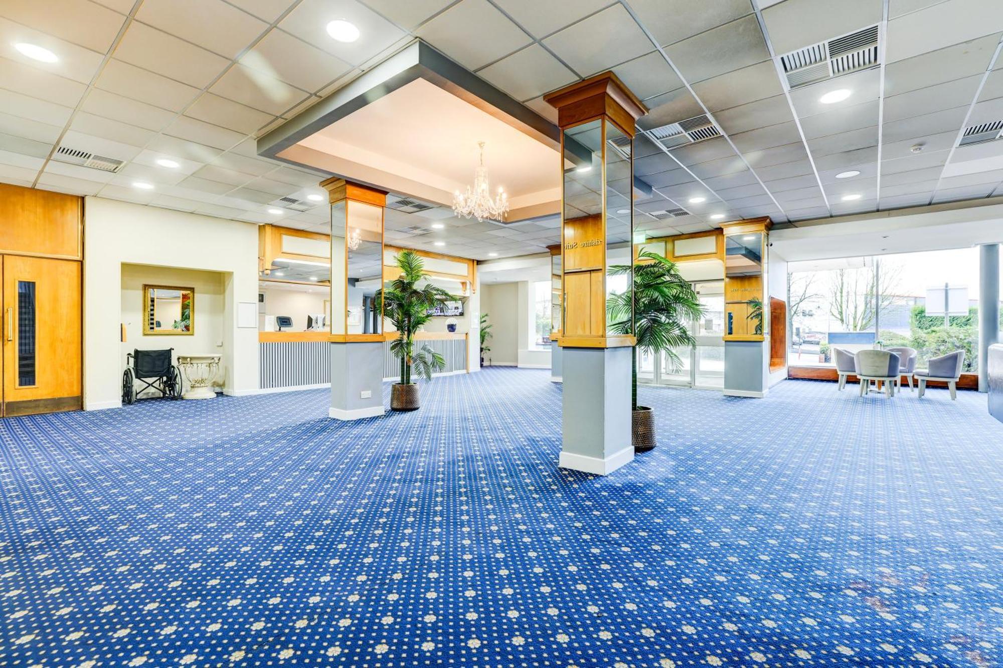 The Chiltern Hotel Luton  Exterior photo